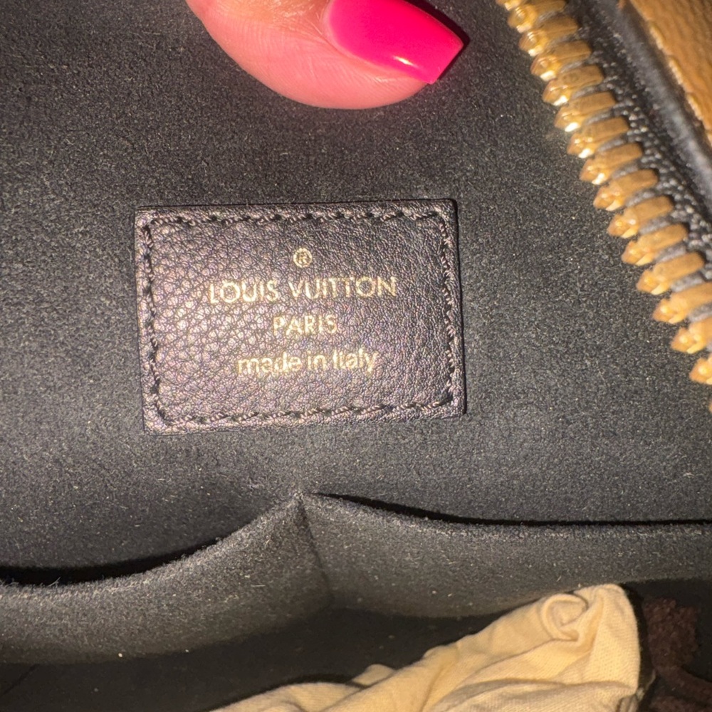 Louis Vuitton Brown Monogram triangle softy - Picture 5 of 8